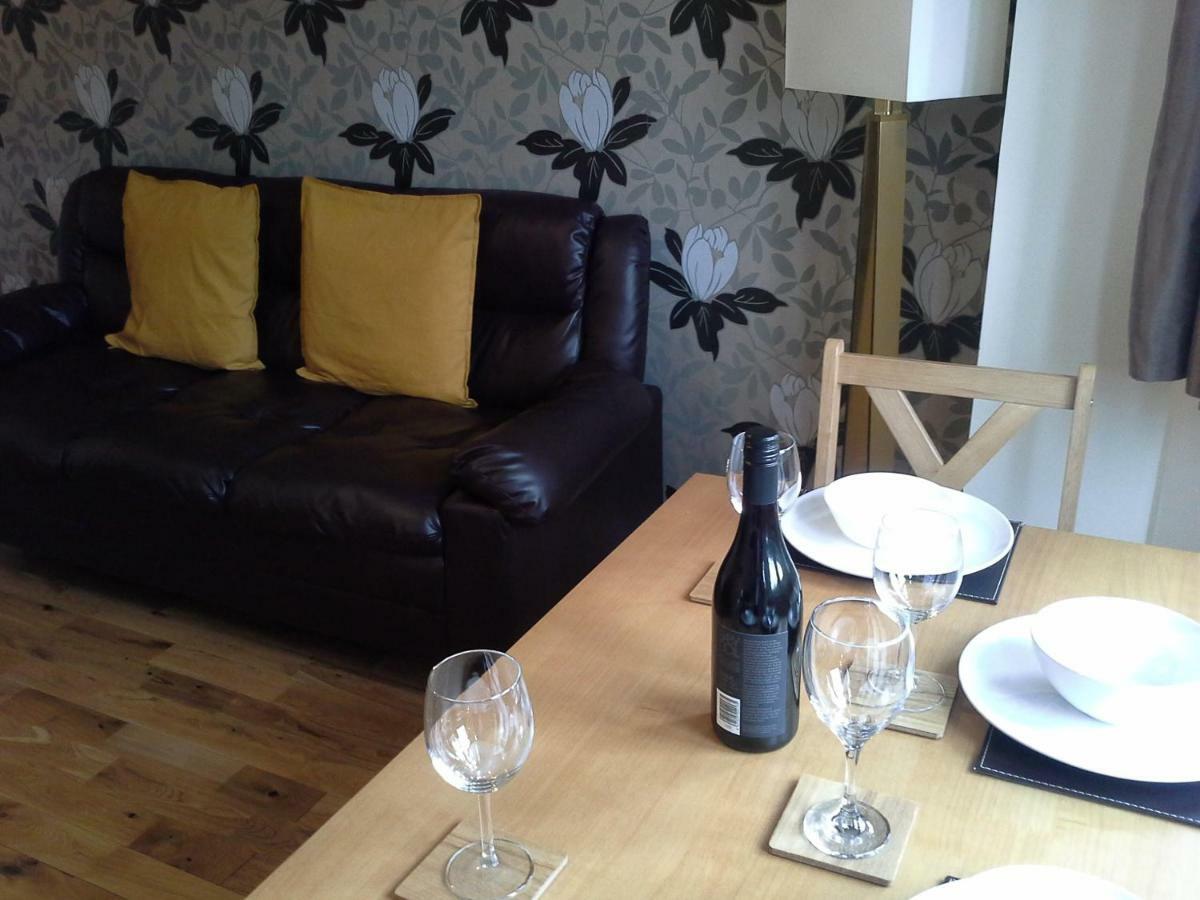 Modern Leith Apartment. Единбург Екстериор снимка